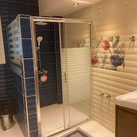 Efrosinis Paradise Apartman *